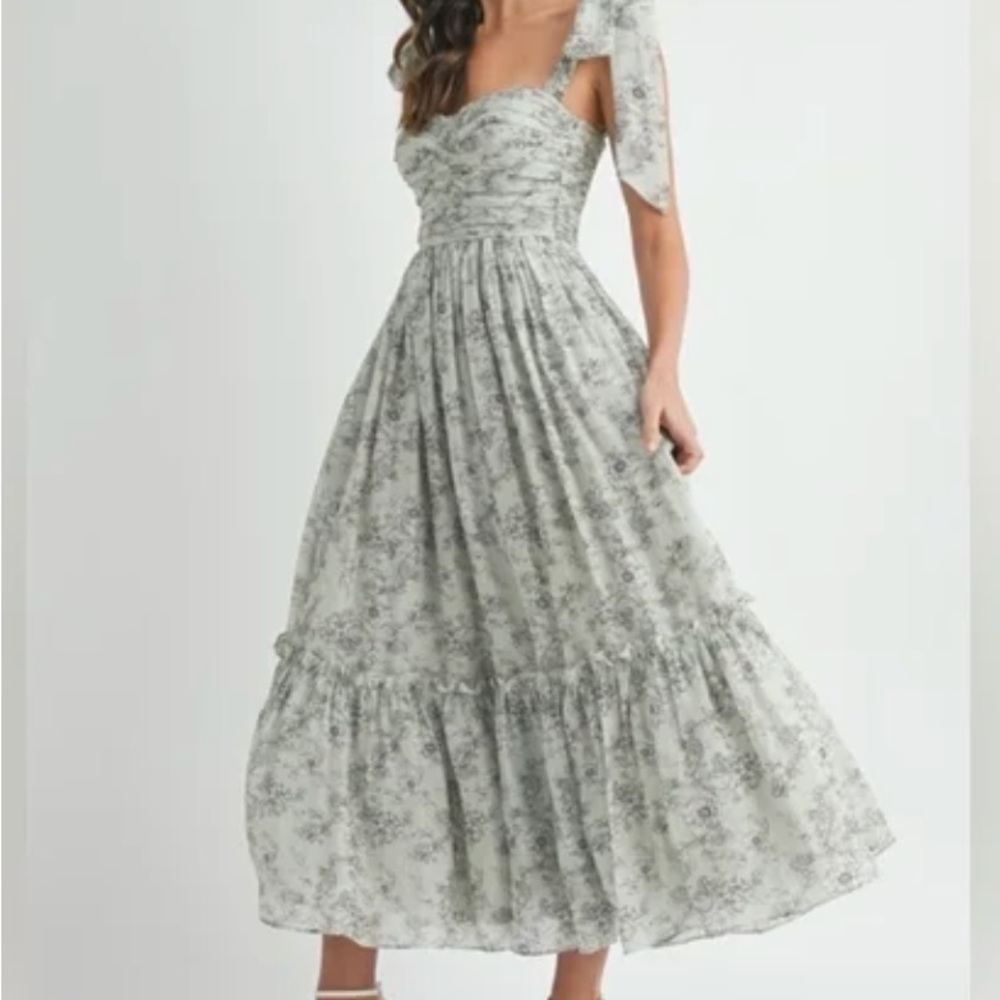 MARBLE Beautiful Green Floral feminine dress